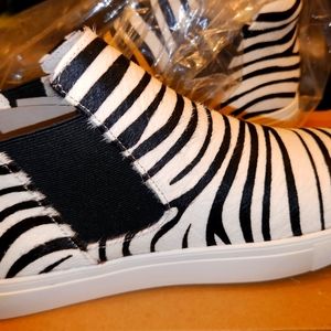 Nordstroms Coconuts  "Harlan" Cowhide Hightop Sneakers Wm 9.5 New in box